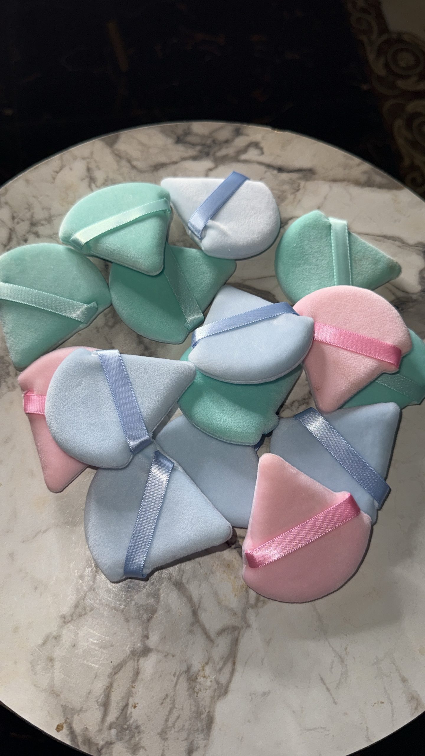 Under eye powder puff